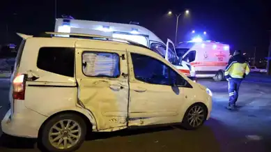 Aksaray'da Tır-Hafif Ticari Araç Kazası: 2 Yaralı