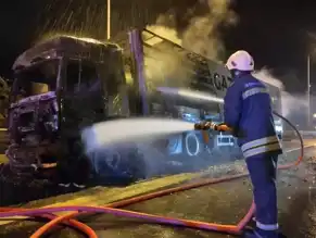 Bolu Dağı'nda TIR Yangını: Anadolu Otoyolu Trafiğe Kapandı