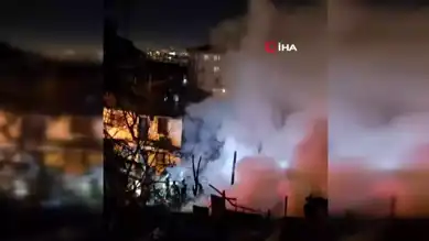 Ankara Mamak'ta Gecekondu Yangını: Patlamalar Paniğe Yol Açtı