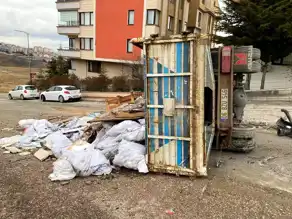 Ankara'da Kamyonet Kazası: 11 Araç Hasarlı!