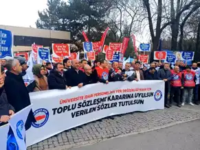 Üniversite Personeline Yer Değişikliği Hakkı Talebiyle Protesto