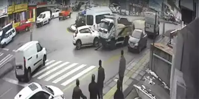 Freni Boşalan Kamyonet 7 Araca Çarptı