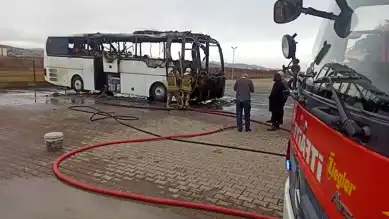 Kahramankazan'da Servis Aracı Yandı