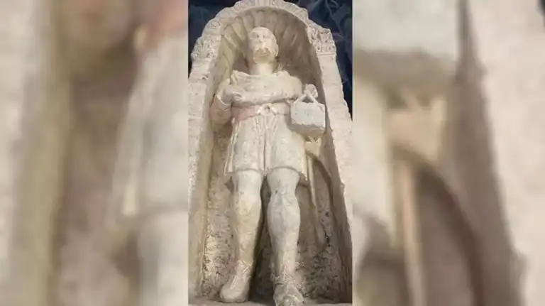 Bin 600 Yıllık Mezar Steli Bulundu!