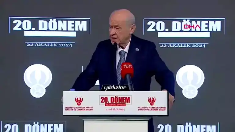 Bahçeli, MHP Siyaset ve Liderlik Okulu'ndan Mezunlara Sertifika Verdi