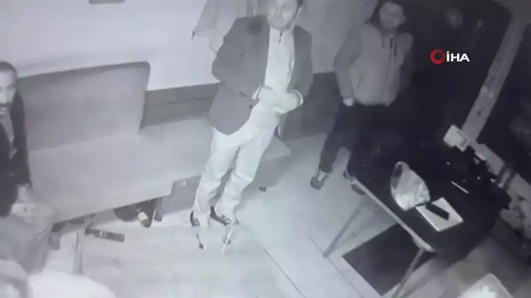 Taksi Durağına Silahlı Saldırı: Genç Gözaltında