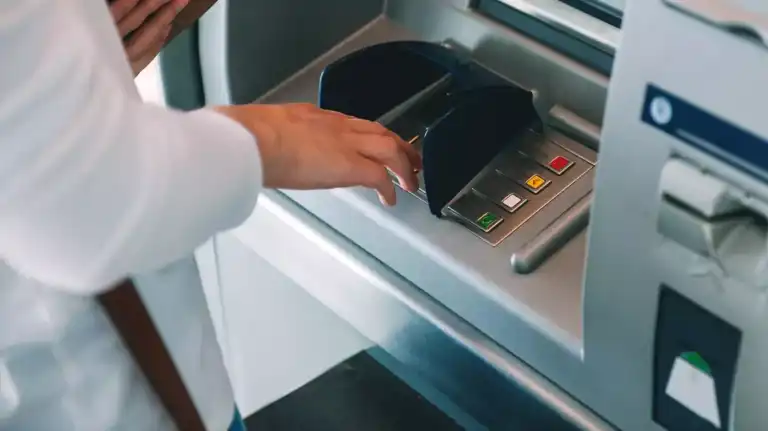 Yeni Nesil ATM'ler Yolda: Nakit Sorunu Çözülüyor