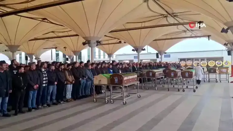 AVM Çökmesi: İşçi Hayatını Kaybetti