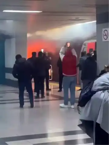 Batıkent Metro'da Elektrik Patlaması ve Yangın!