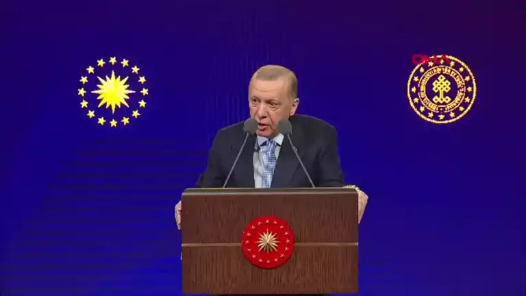 Devlet Yetkilileri Ödül Töreni'nde Konuştu