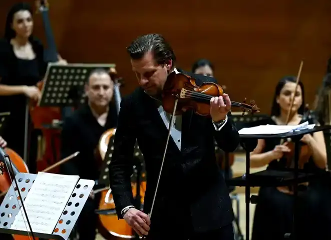 Kirill Troussov Ankara'da Konser Verdi