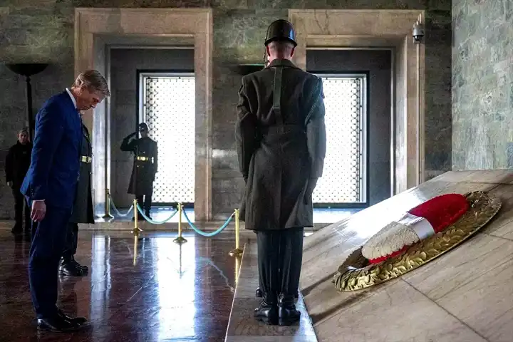 Türkiye-Hollanda Dostluğu 100 Yaşında: Anıtkabir Ziyareti