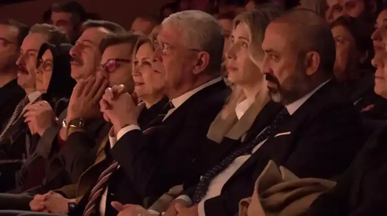 İYİ Parti Lideri Tiyatro Oyununda